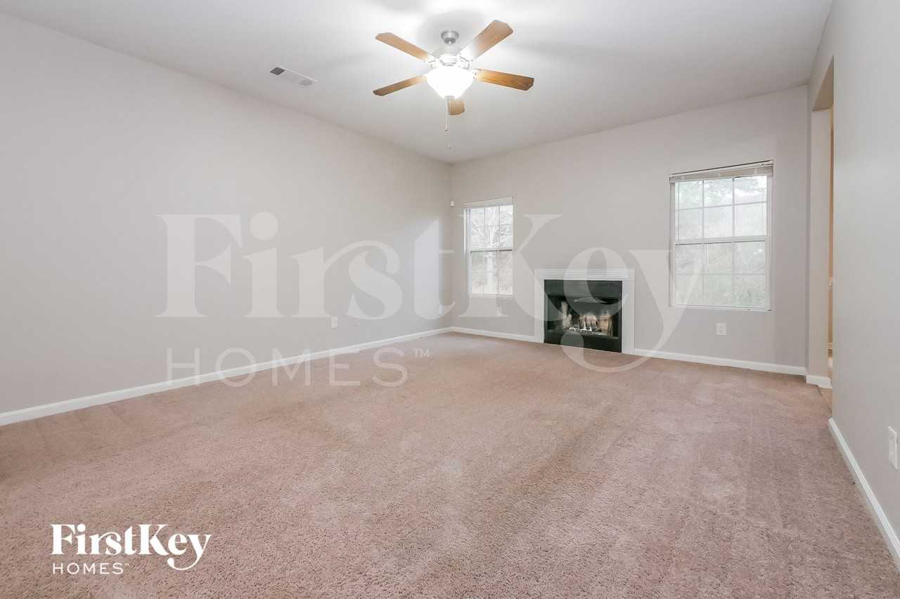 5052 Pioneer Pkwy - Photo 5 of 15