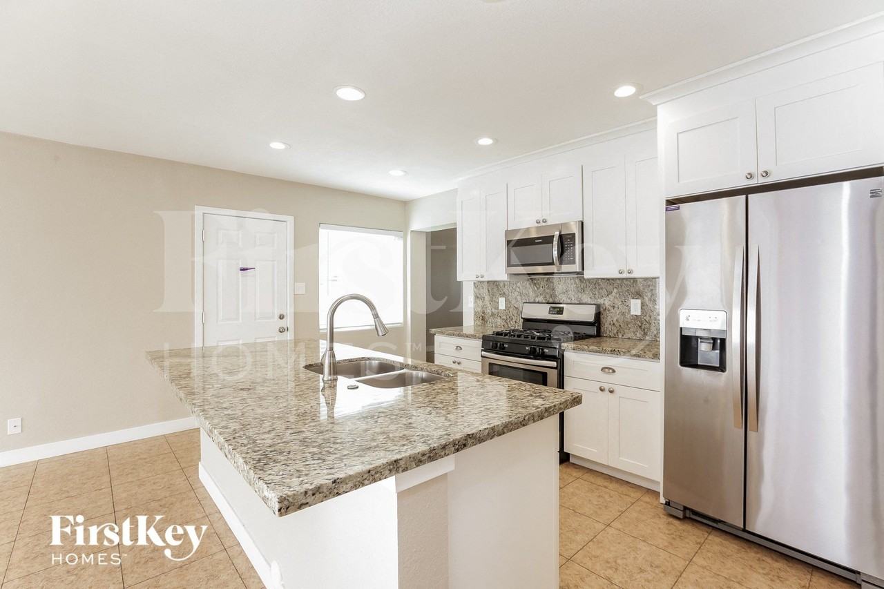 5015 N 20th Ave - Photo 6 of 15