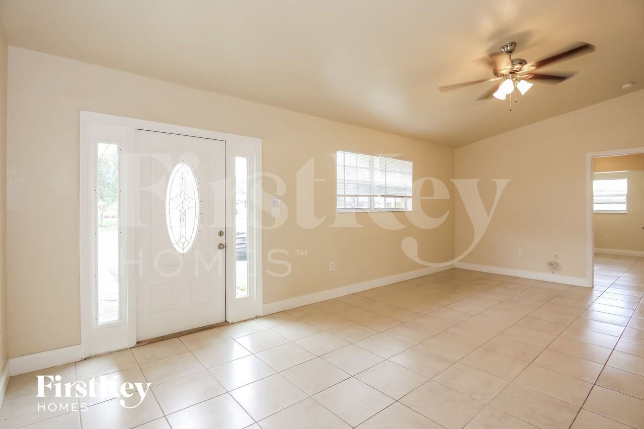 4970 Nwstreet - Photo 2 of 15