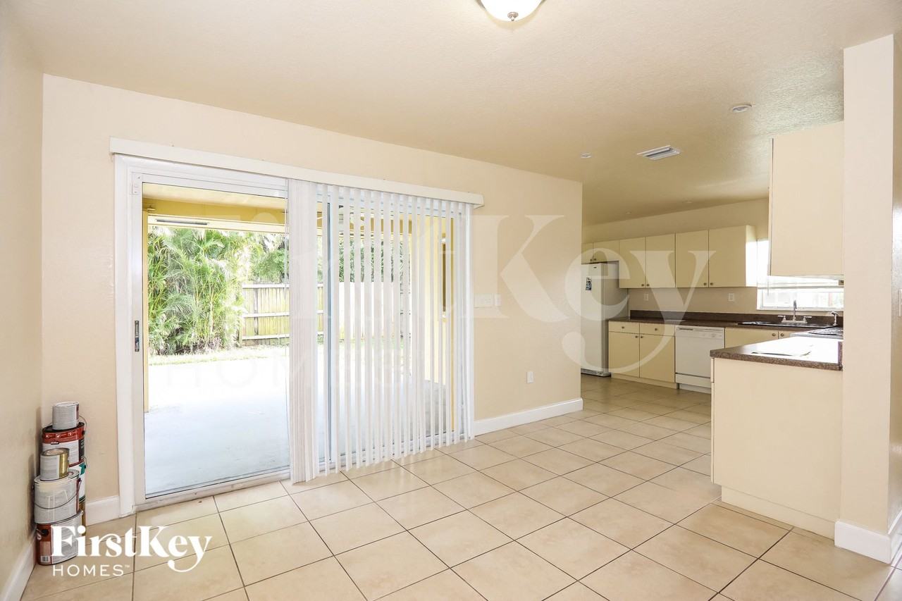 4970 Nwstreet - Photo 5 of 15