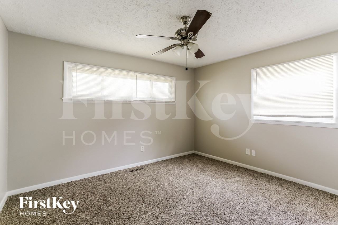 4877 Folger Dr - Photo 7 of 16