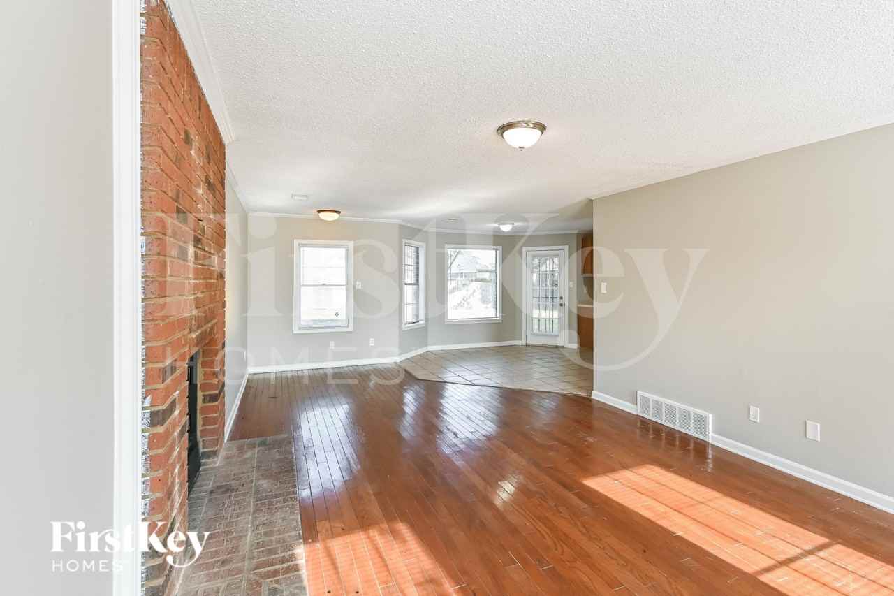 4845 Blue Wing St - Photo 2 of 16