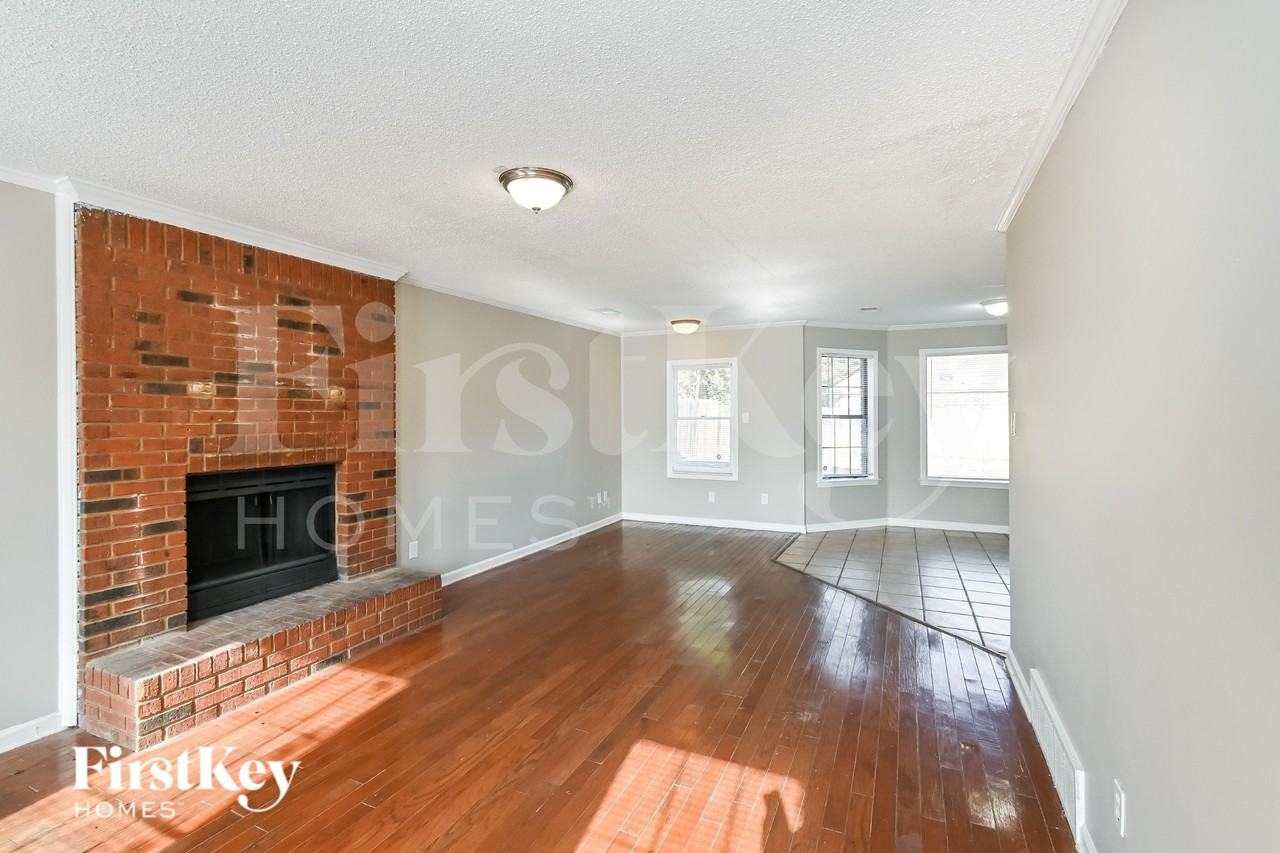 4845 Blue Wing St - Photo 3 of 16