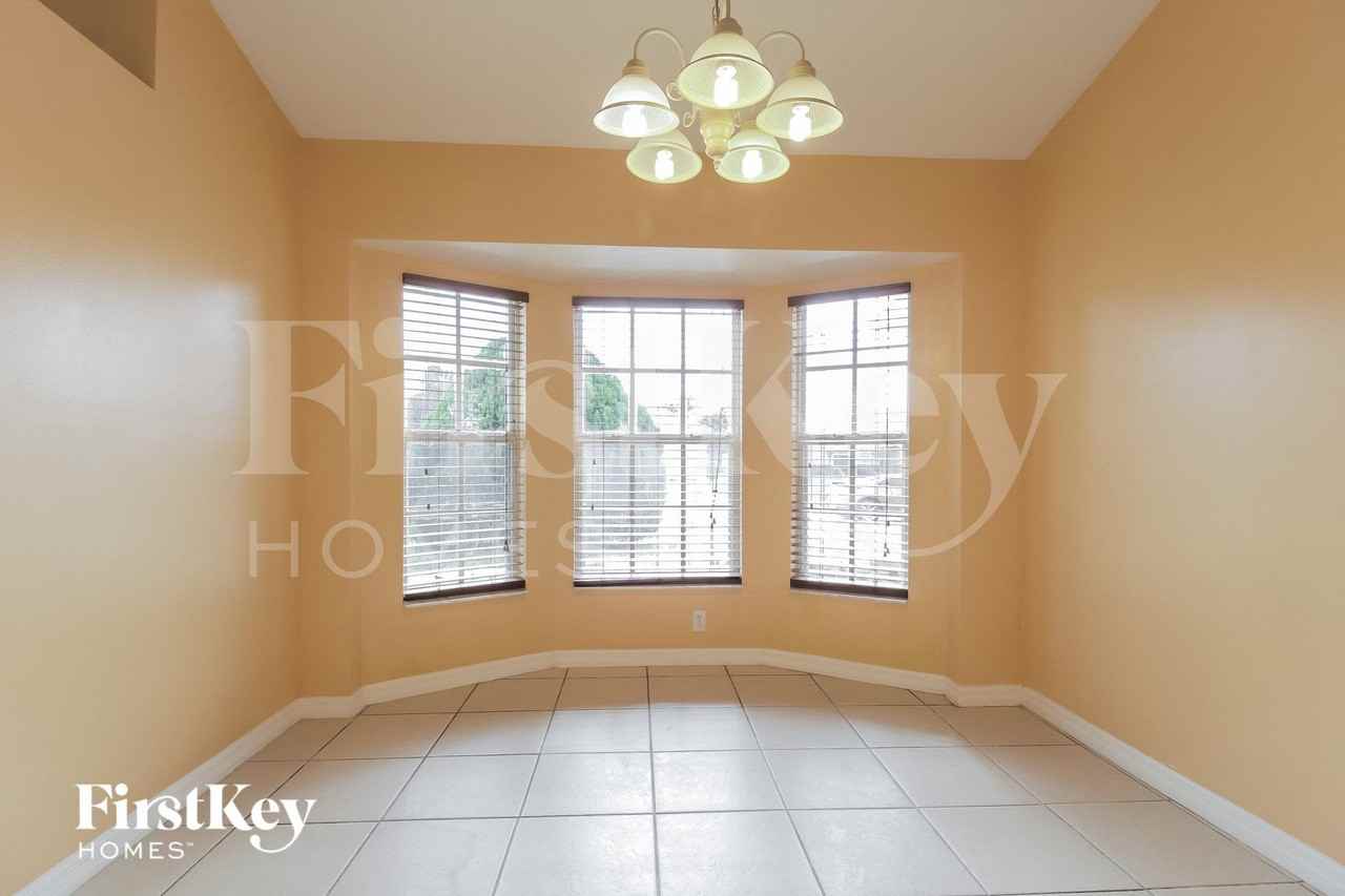 471 Firestone St Ne - Photo 6 of 15