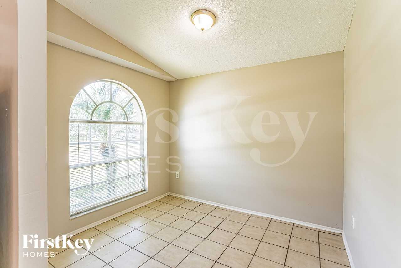 468 Emerald Cove Loop - Photo 4 of 15