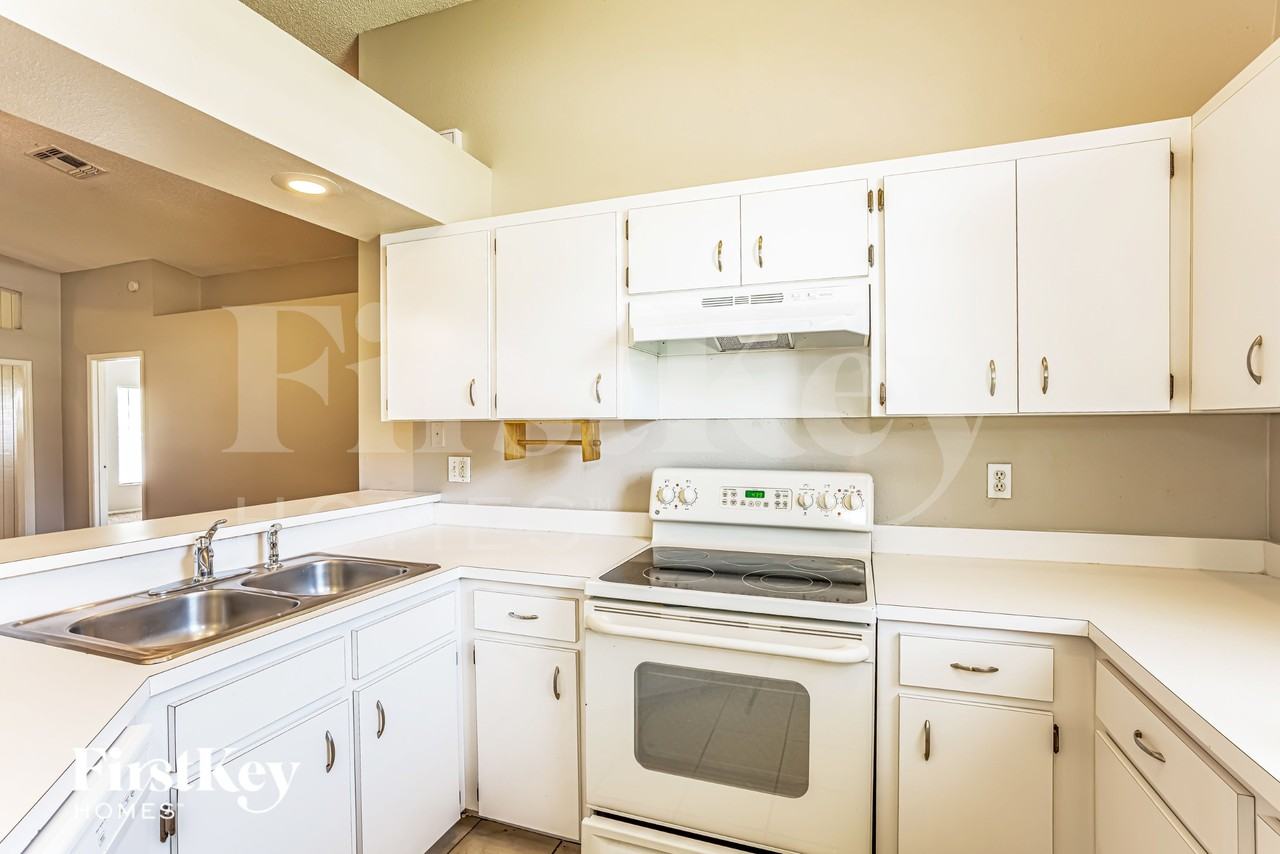 468 Emerald Cove Loop - Photo 7 of 15