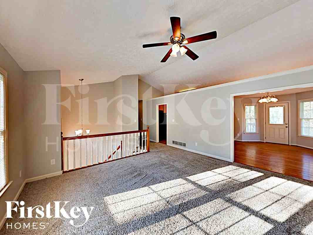 452 Maplewood Ln - Photo 2 of 17