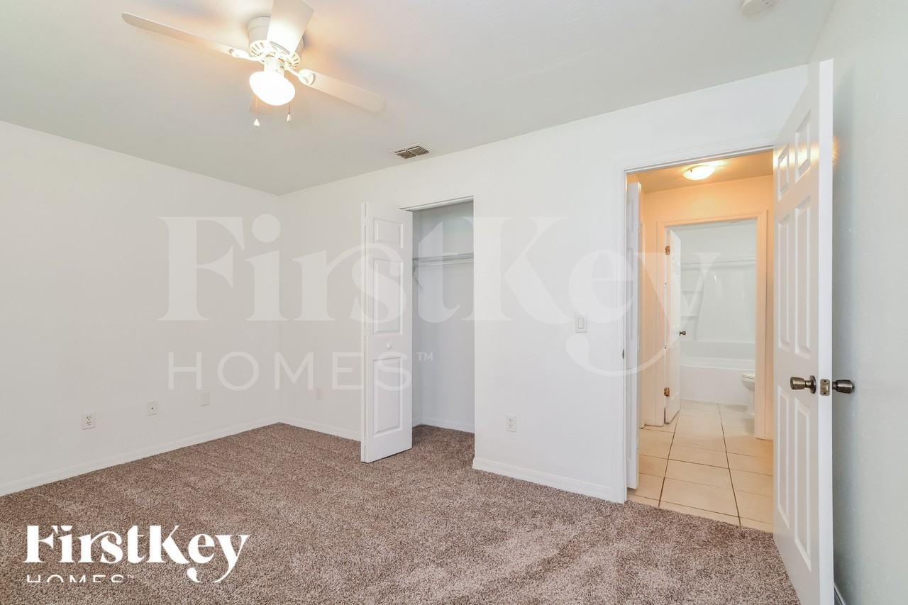 4439 Frances Ave - Photo 7 of 16