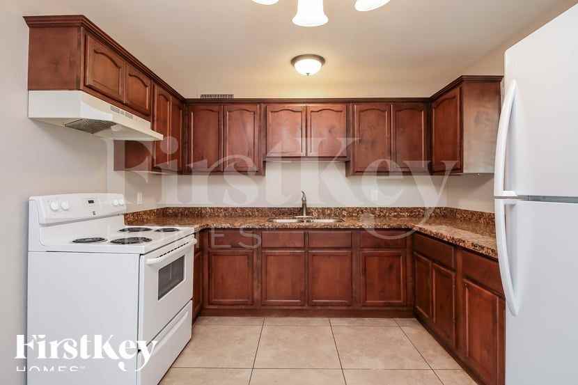 4359 E Lynne Ln - Photo 6 of 16