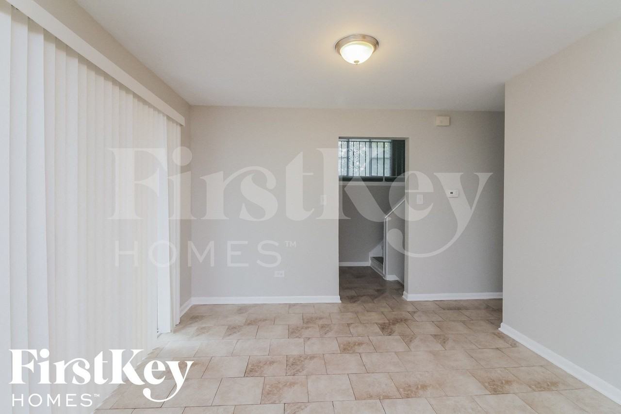 4351 Scott St - Photo 4 of 14