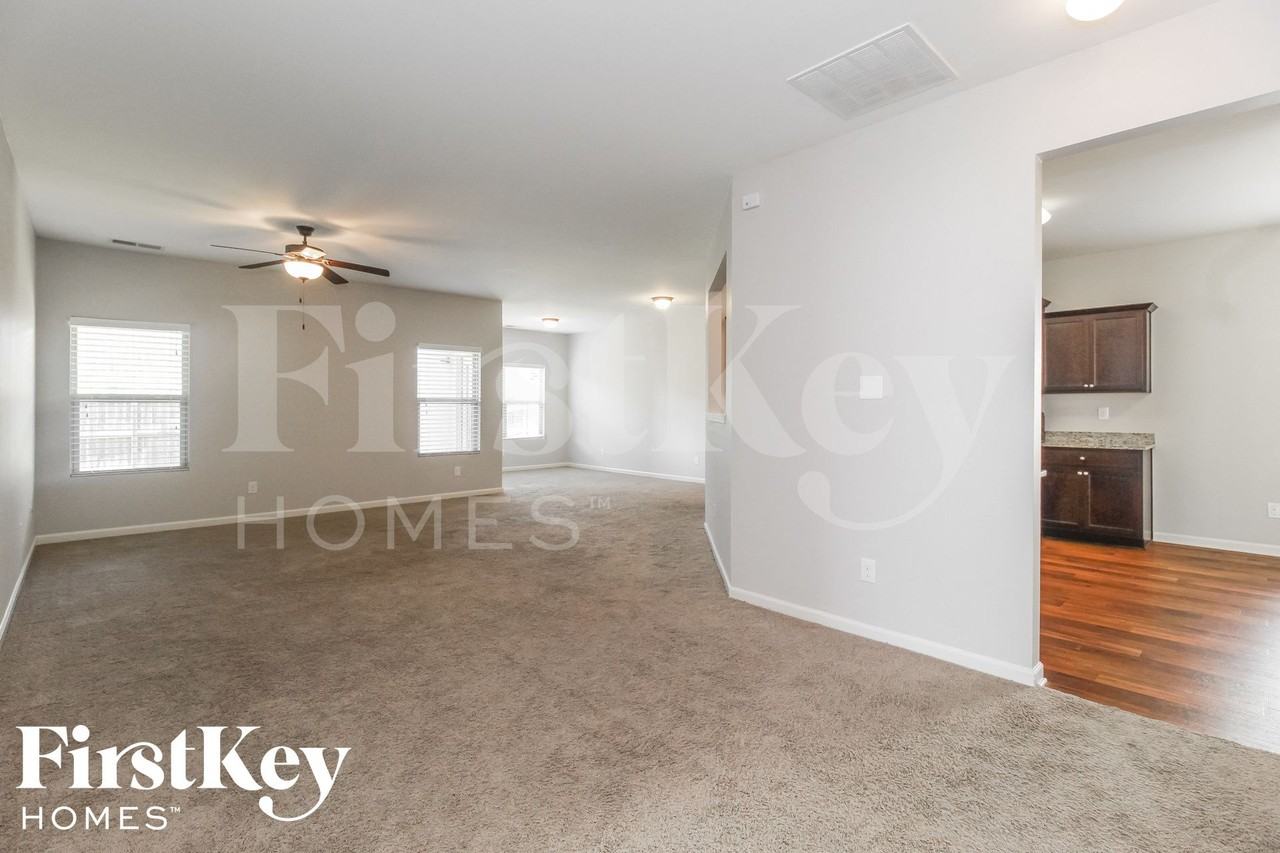 4218 Windscape Way - Photo 4 of 15
