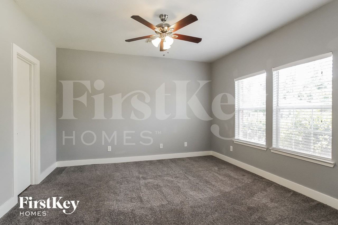 419 Laurel Sage Dr - Photo 7 of 15