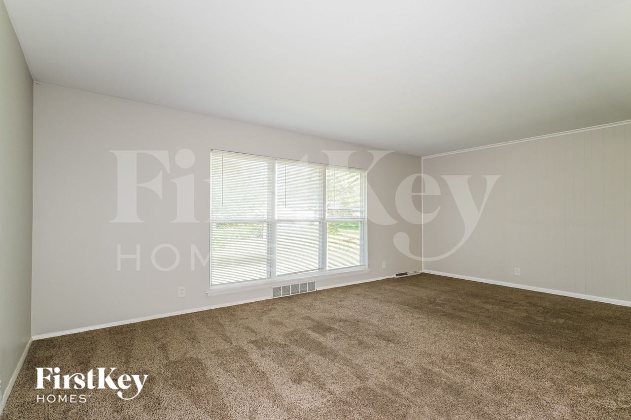 4147 Garvey Dr - Photo 3 of 16