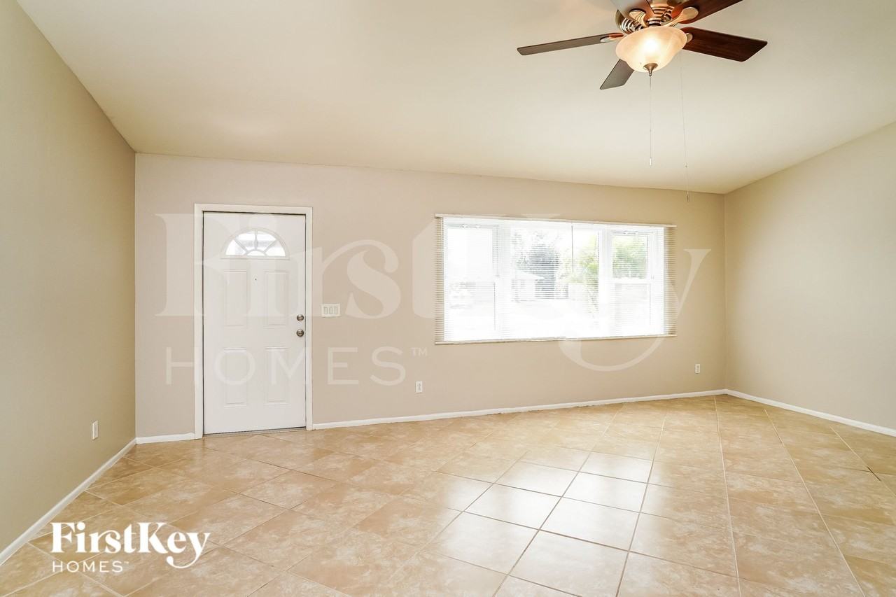 4104 Southwest 7th Avenue - Photo 2 of 16