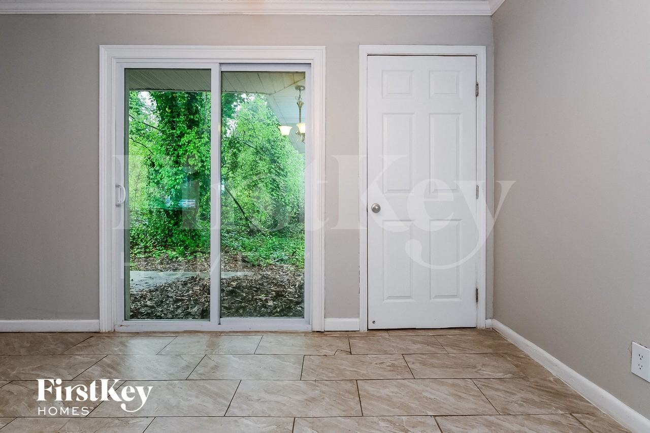 3986 Kirksford Dr - Photo 6 of 15