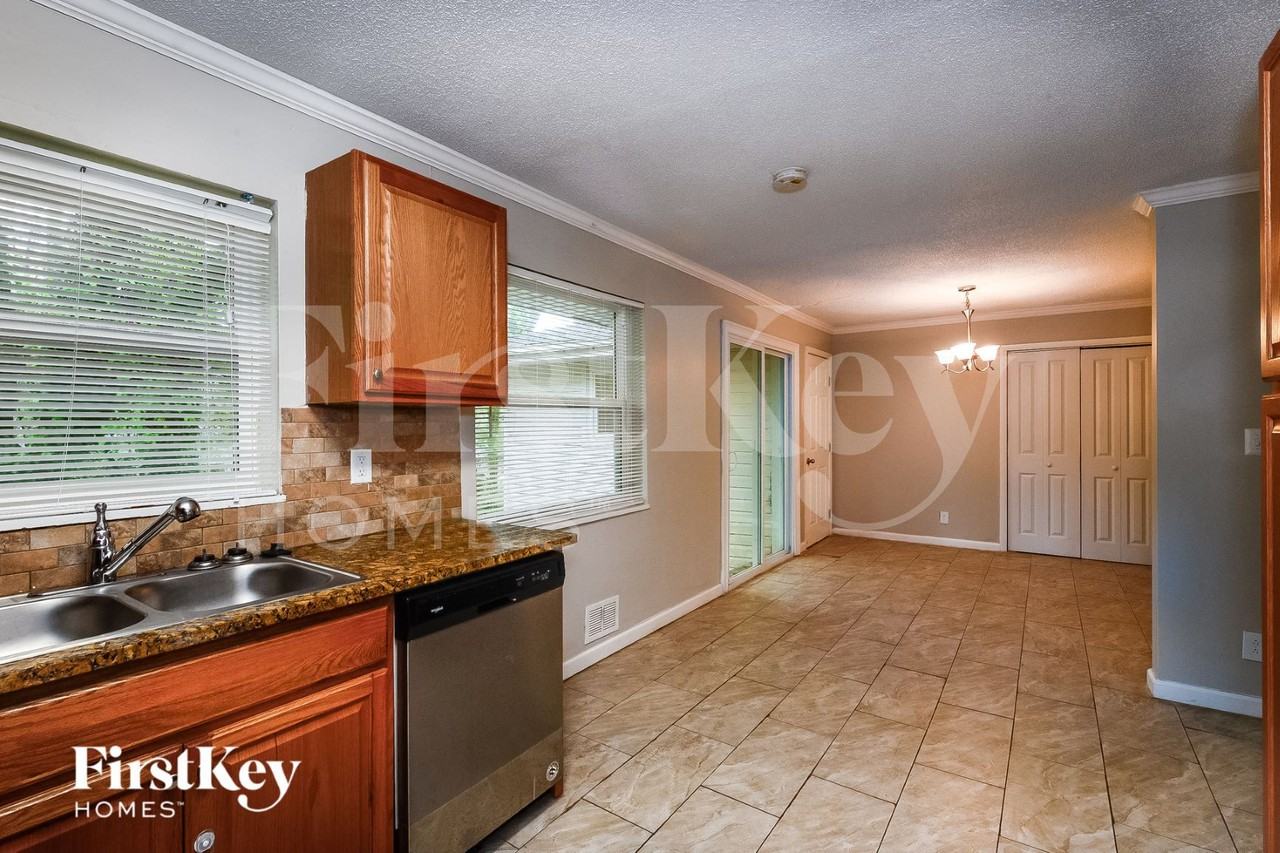 3986 Kirksford Dr - Photo 7 of 15