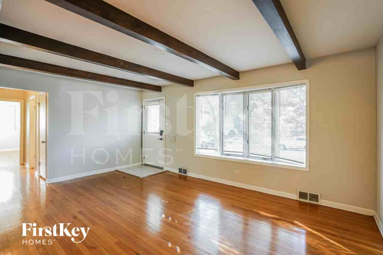 3906 214th St - Photo 3 of 15