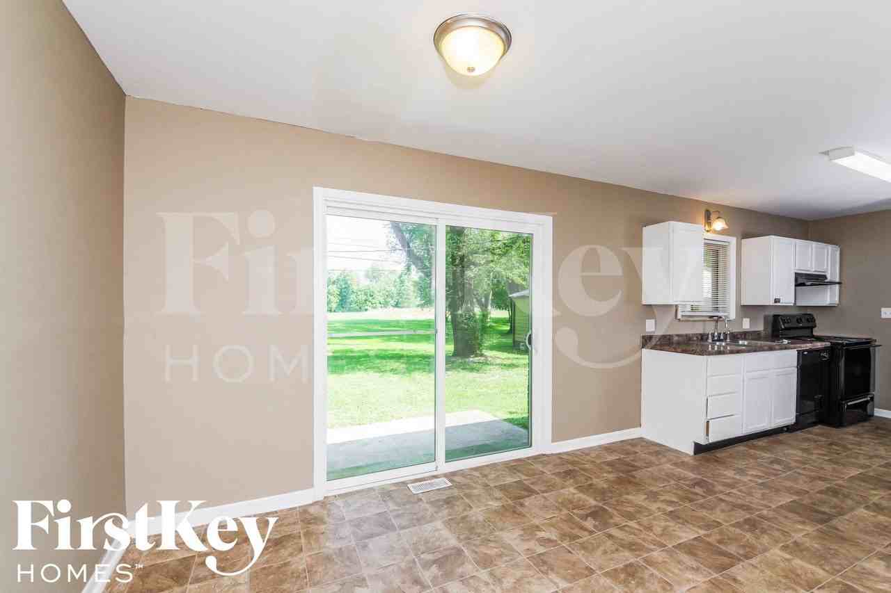 3880 W Smith Valley Rd - Photo 4 of 15