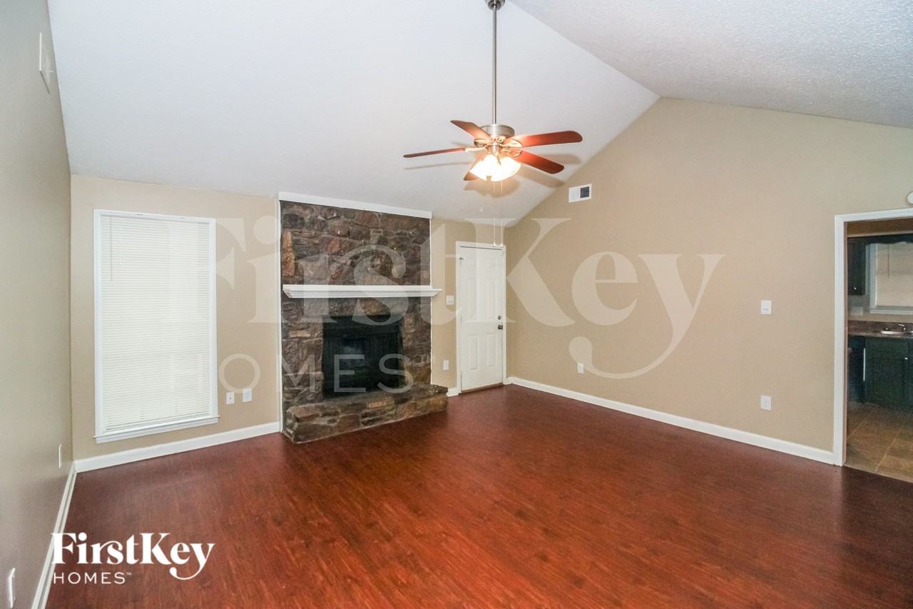 3833 Lucerne Dr - Photo 2 of 16