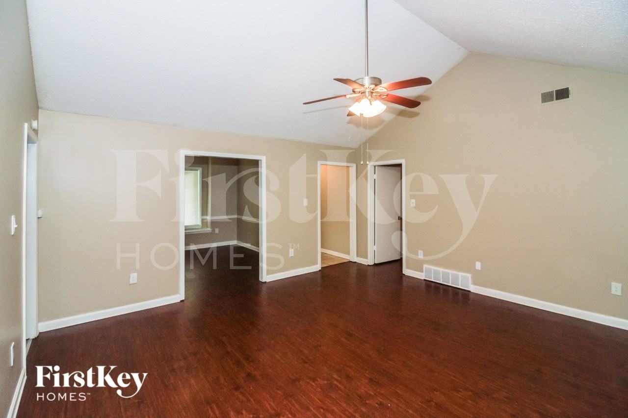 3833 Lucerne Dr - Photo 3 of 16