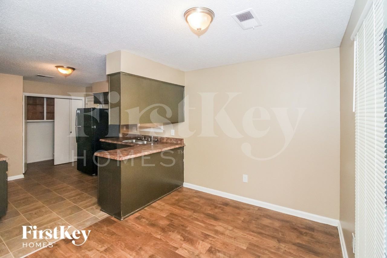 3833 Lucerne Dr - Photo 4 of 16