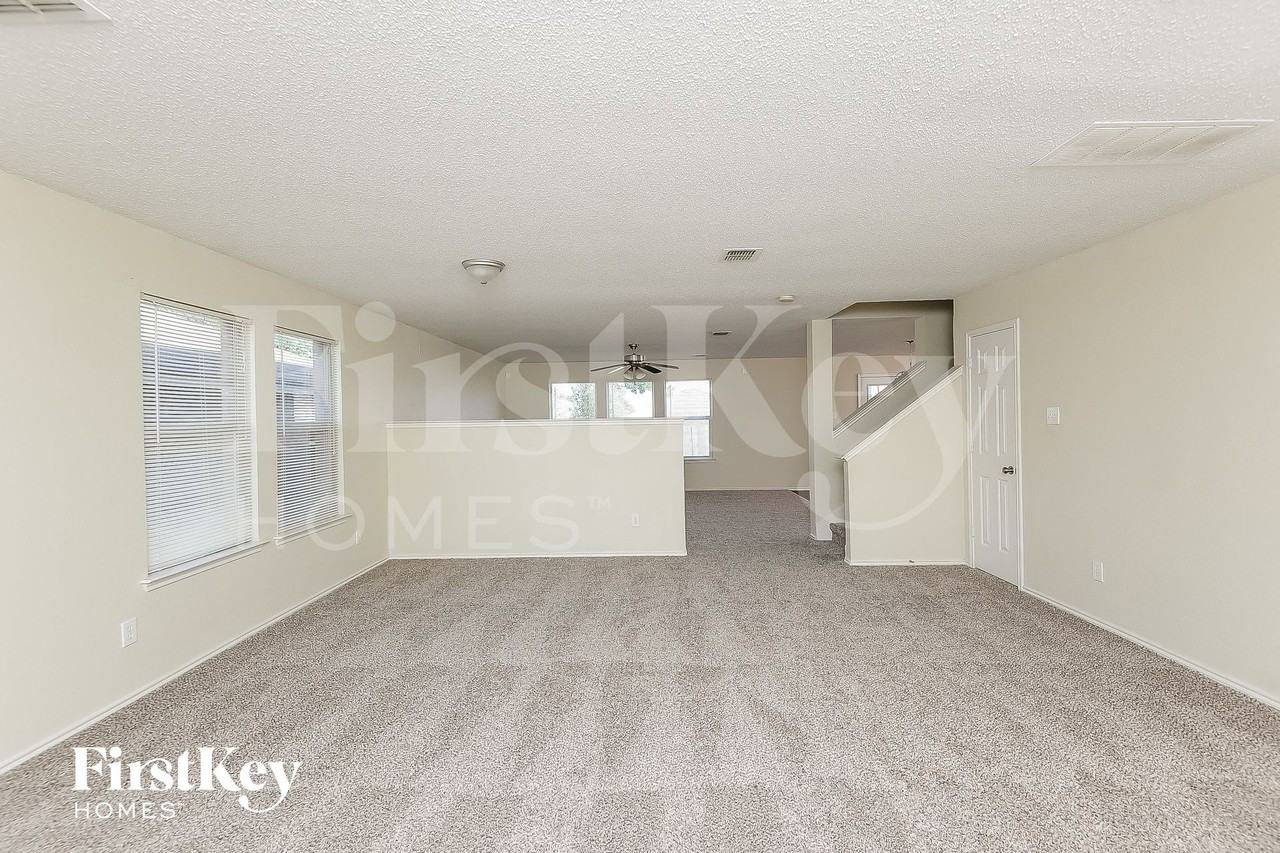 3824 Bandera Ranch Rd - Photo 3 of 15