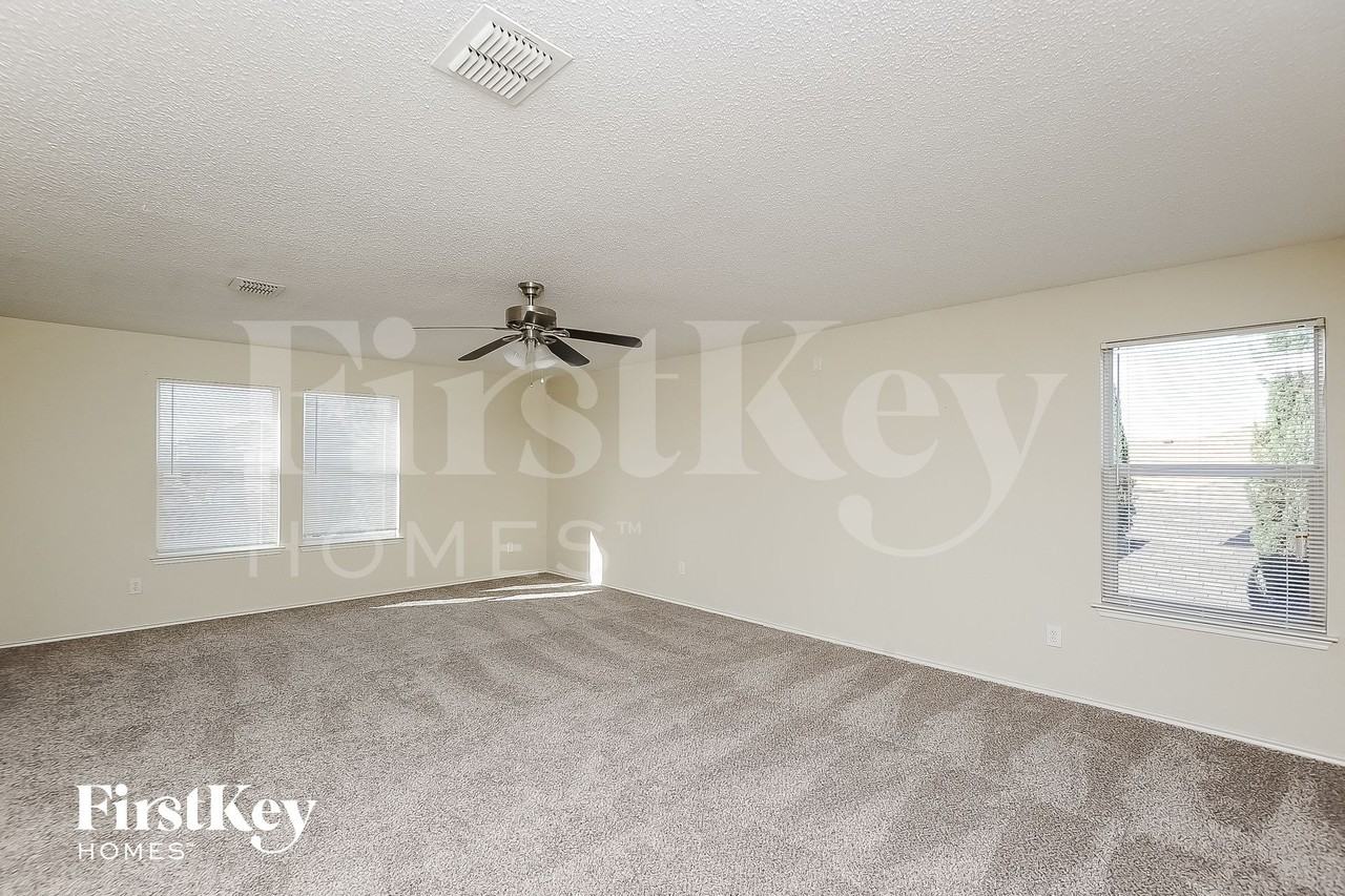 3824 Bandera Ranch Rd - Photo 4 of 15