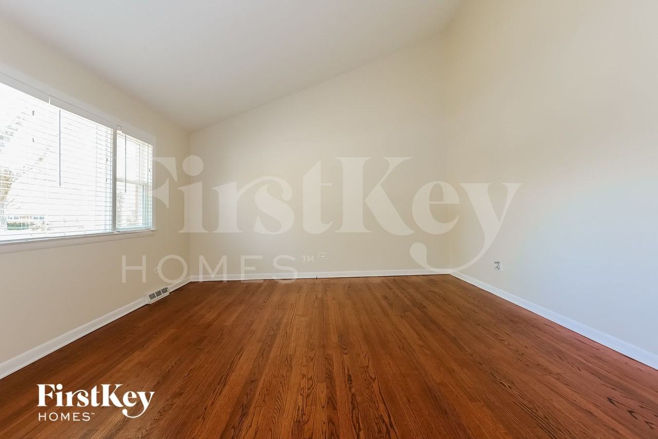 3815 Wplace - Photo 3 of 15