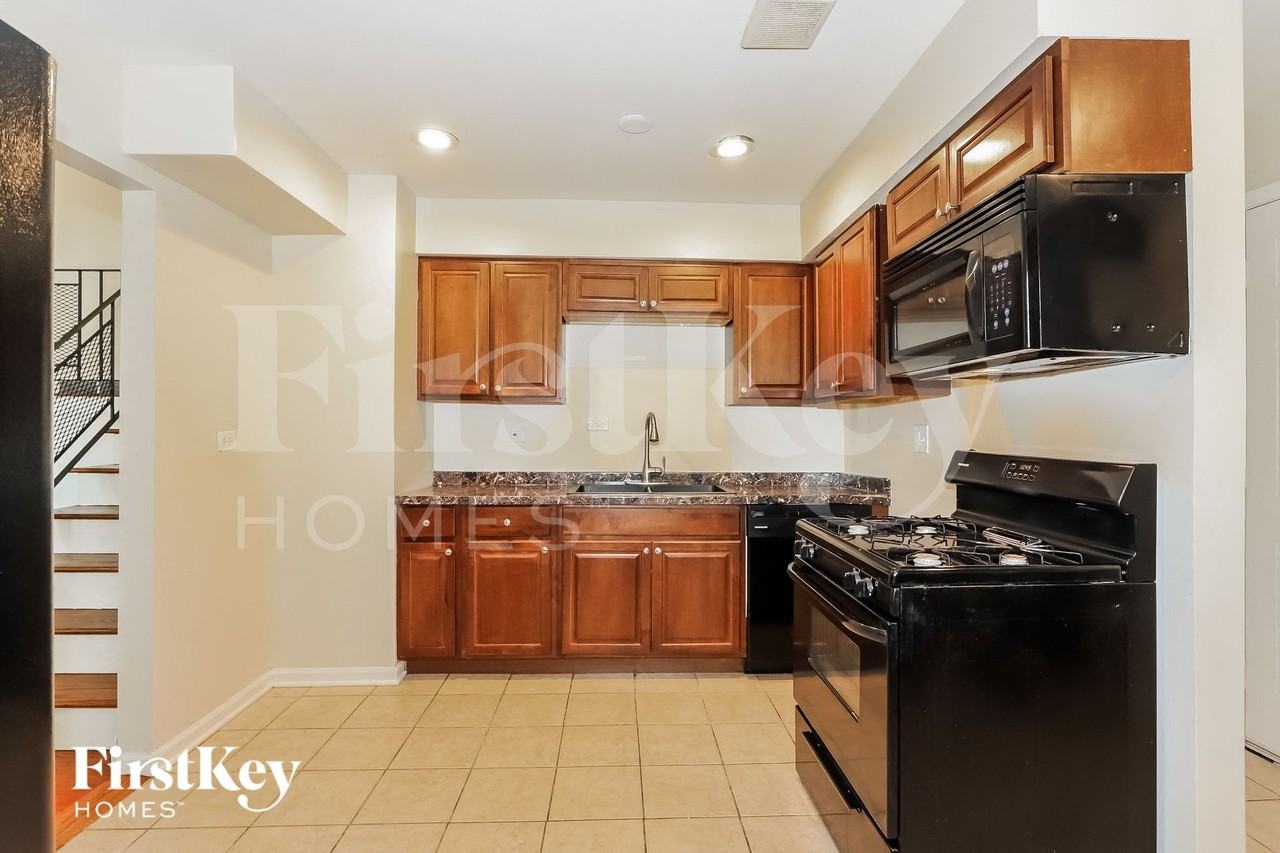 3815 Wplace - Photo 5 of 15