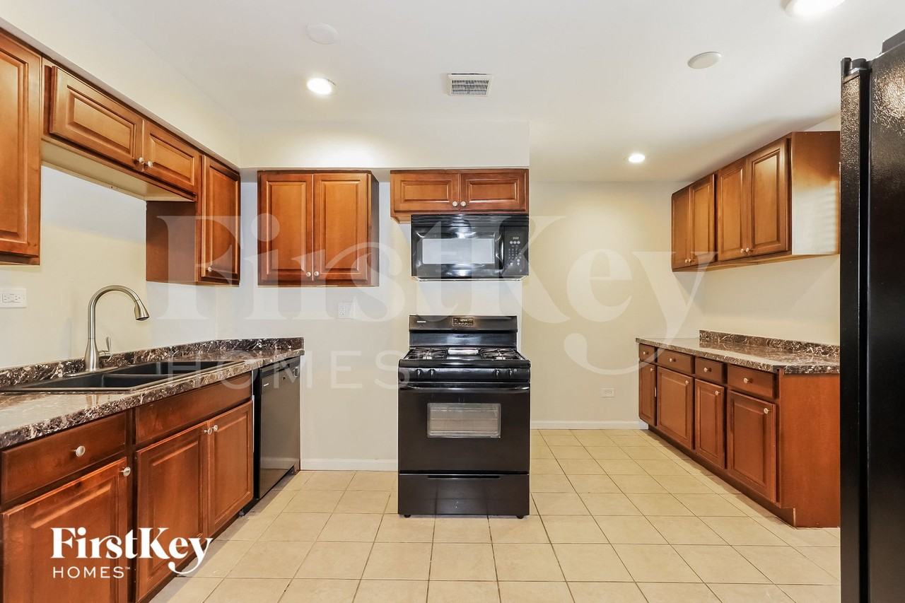 3815 Wplace - Photo 6 of 15