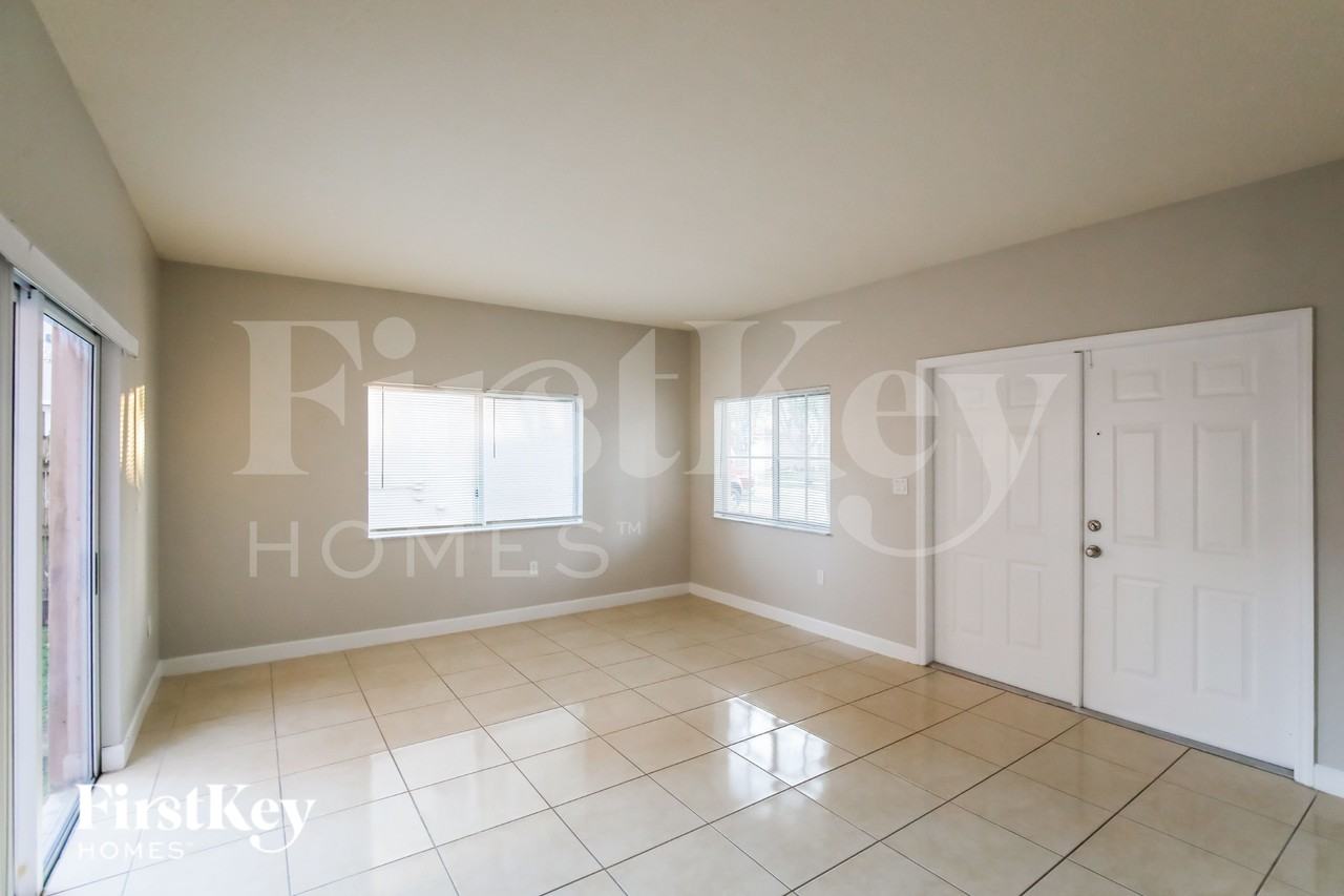 377 Homestead Avenue - Photo 2 of 19