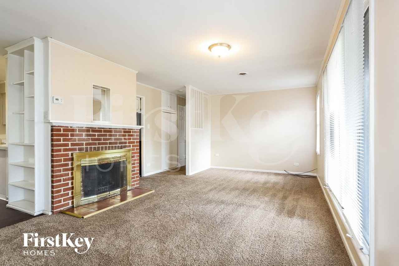 374 Oswego St - Photo 3 of 18