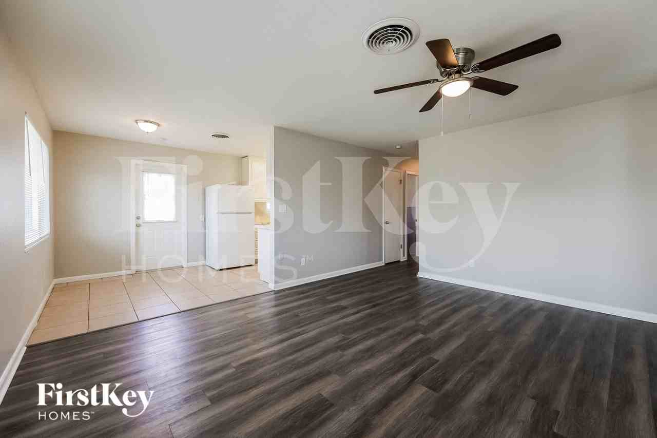 3711 Kelly Street - Photo 3 of 15