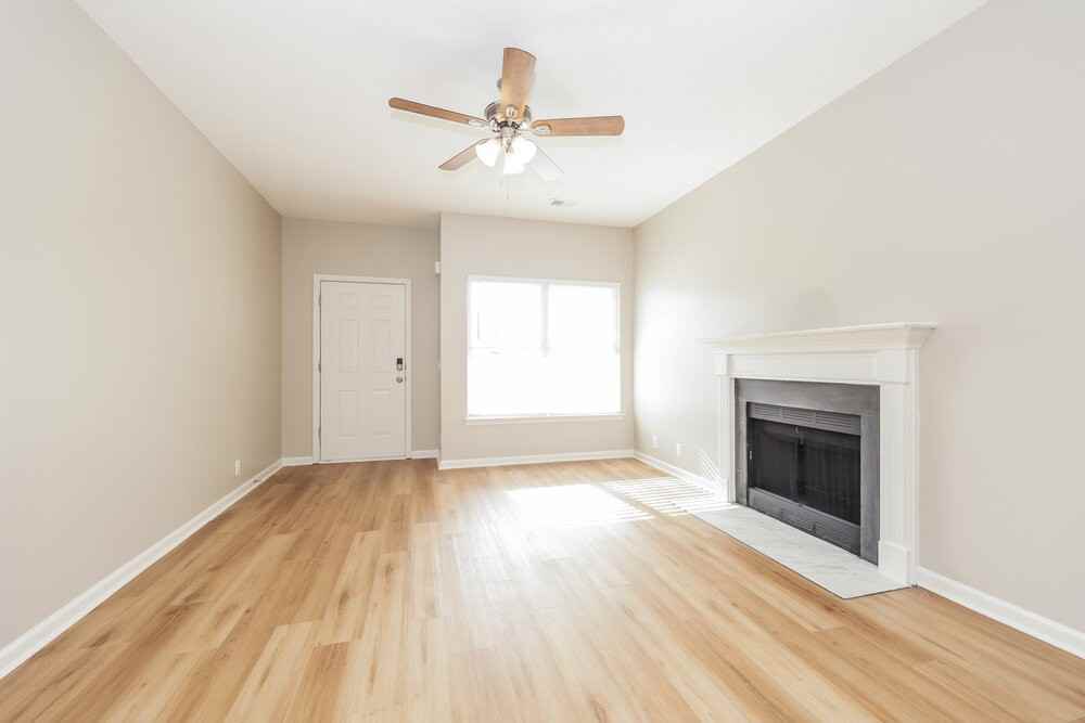 7233 Legacy Dr - Photo 4 of 17