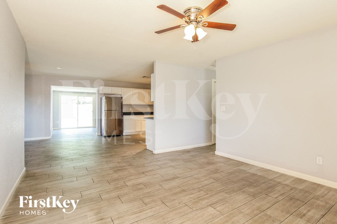 3634 W Alice Ave - Photo 3 of 15