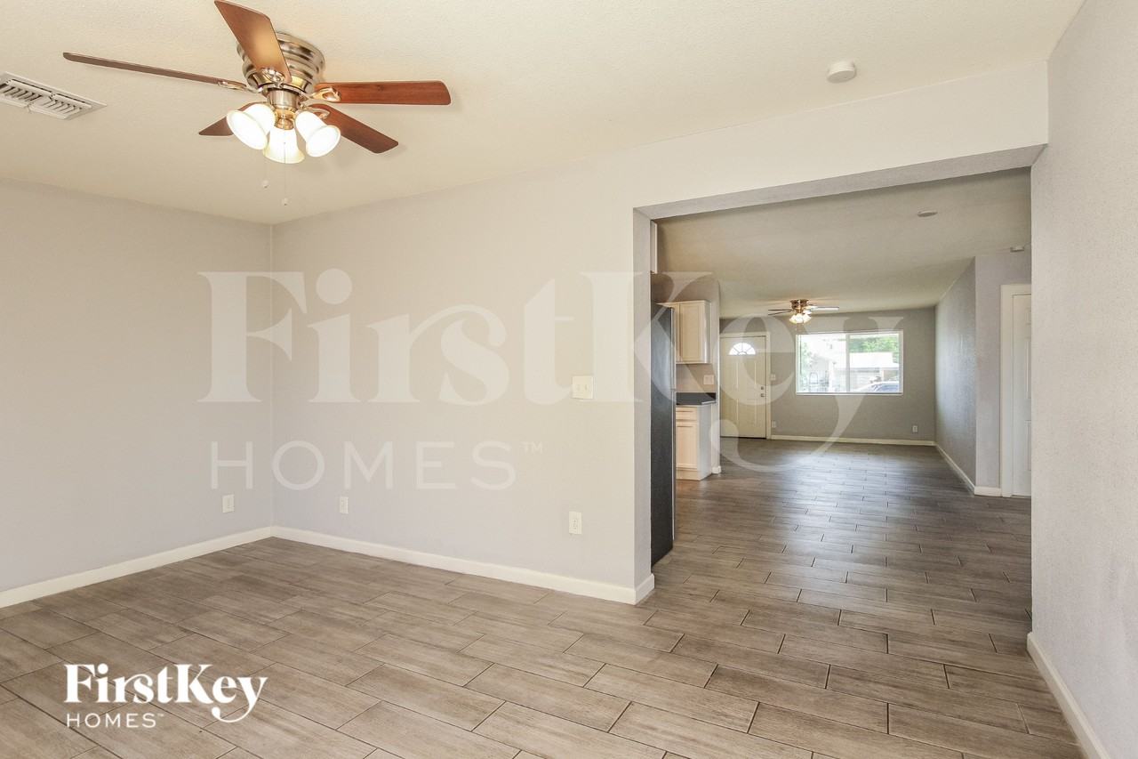 3634 W Alice Ave - Photo 5 of 15