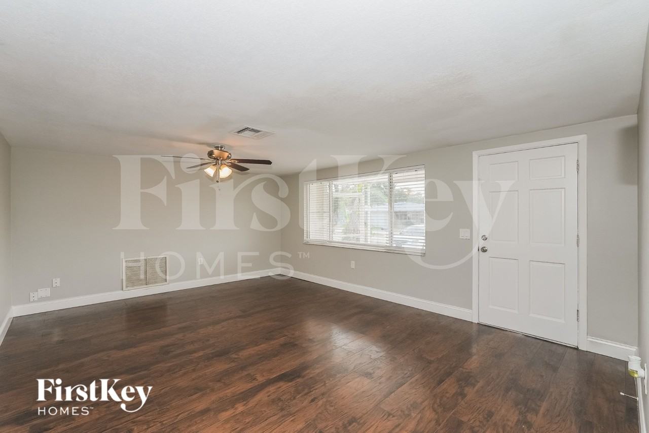 3625 Galway Dr - Photo 2 of 15