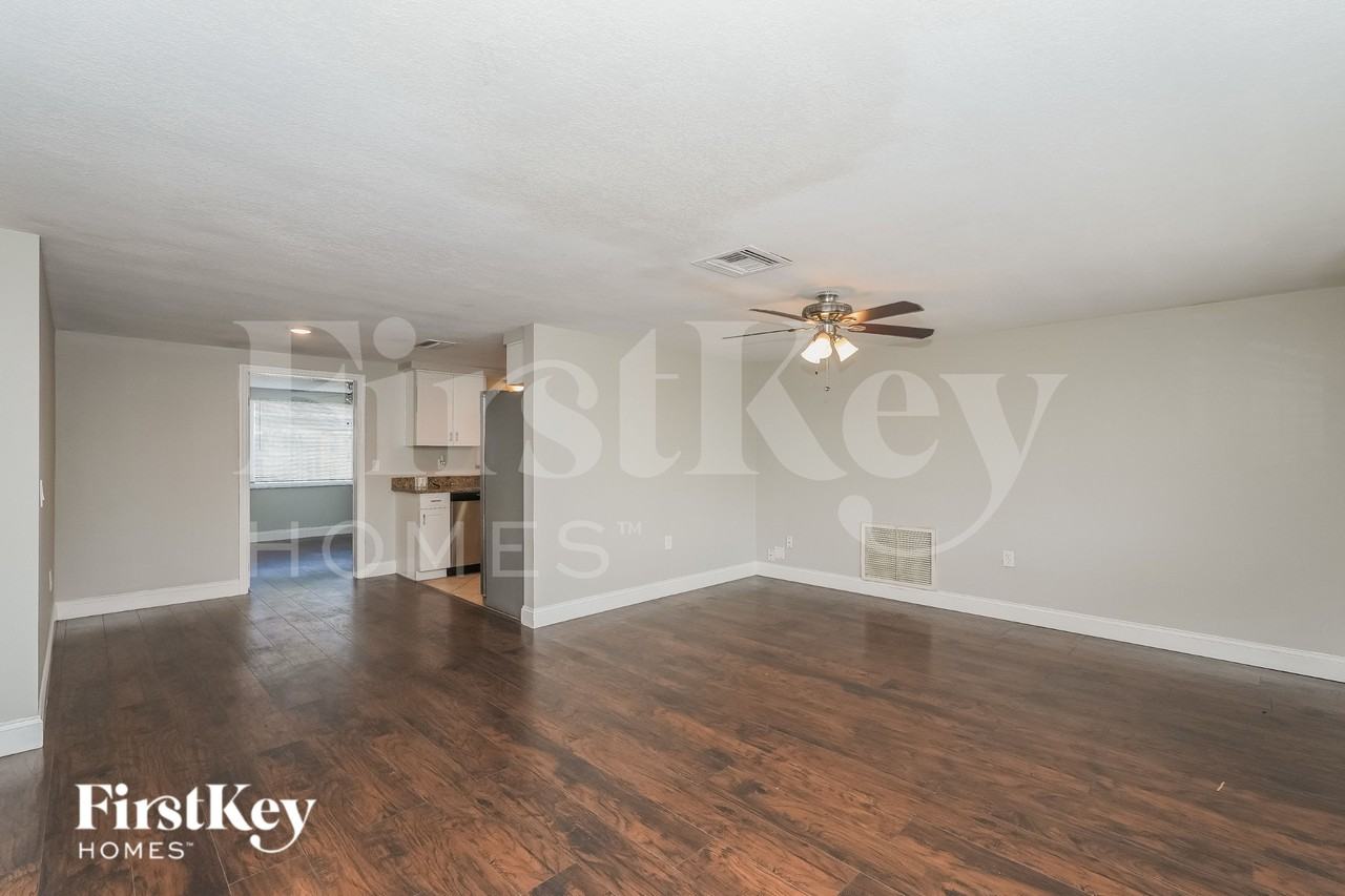 3625 Galway Dr - Photo 3 of 15