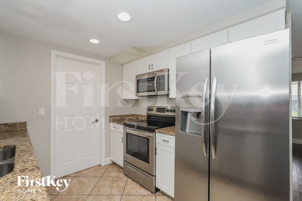 3625 Galway Dr - Photo 5 of 15