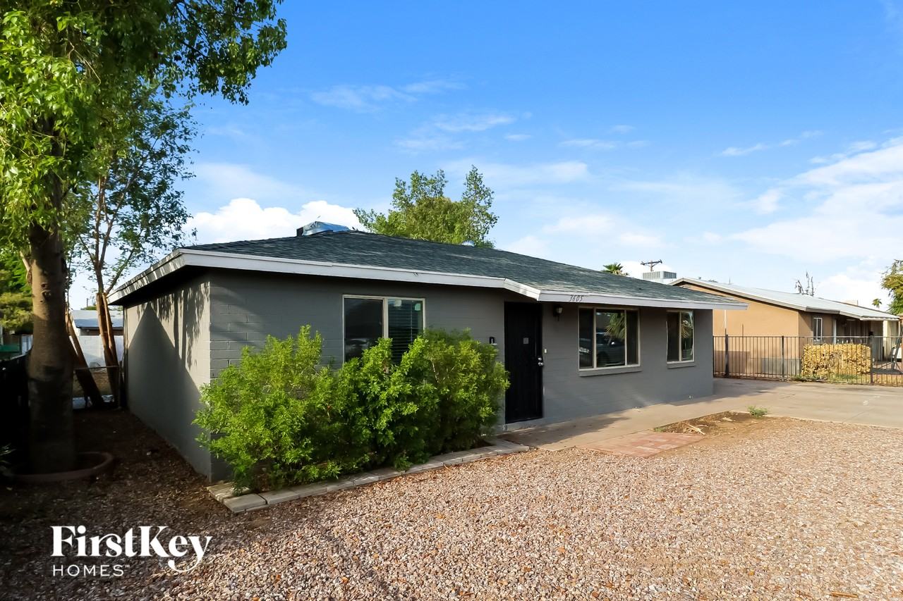 3605 West San Miguel Avenue - Photo 2 of 15