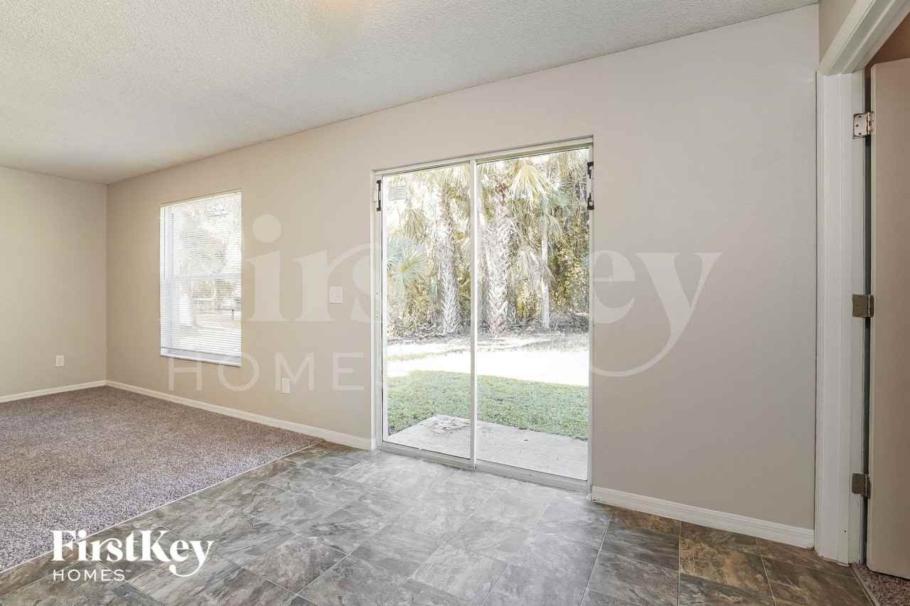 360 Clay St - Photo 4 of 15