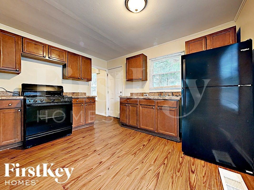 344 Nassau Street - Photo 4 of 13