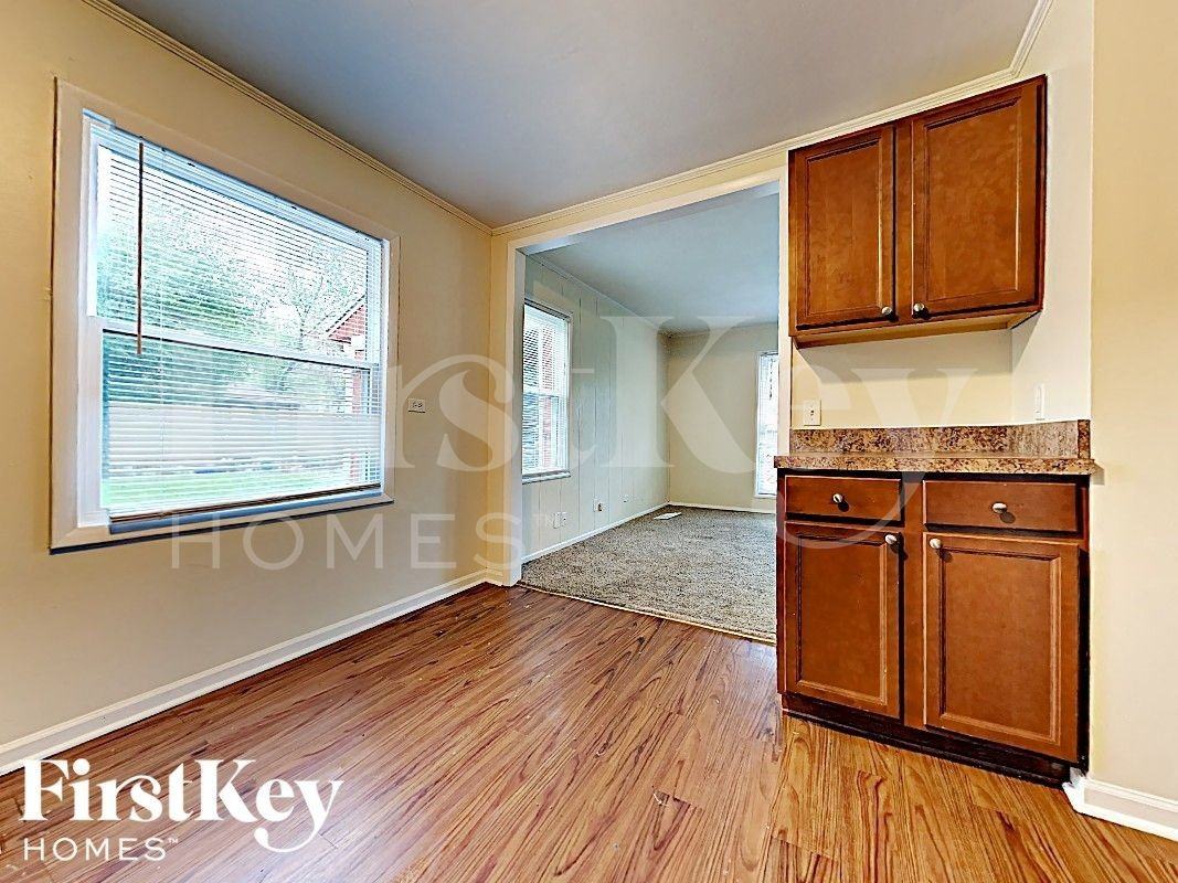 344 Nassau Street - Photo 5 of 13