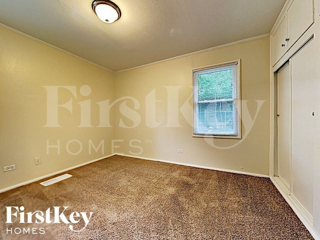 344 Nassau Street - Photo 6 of 13