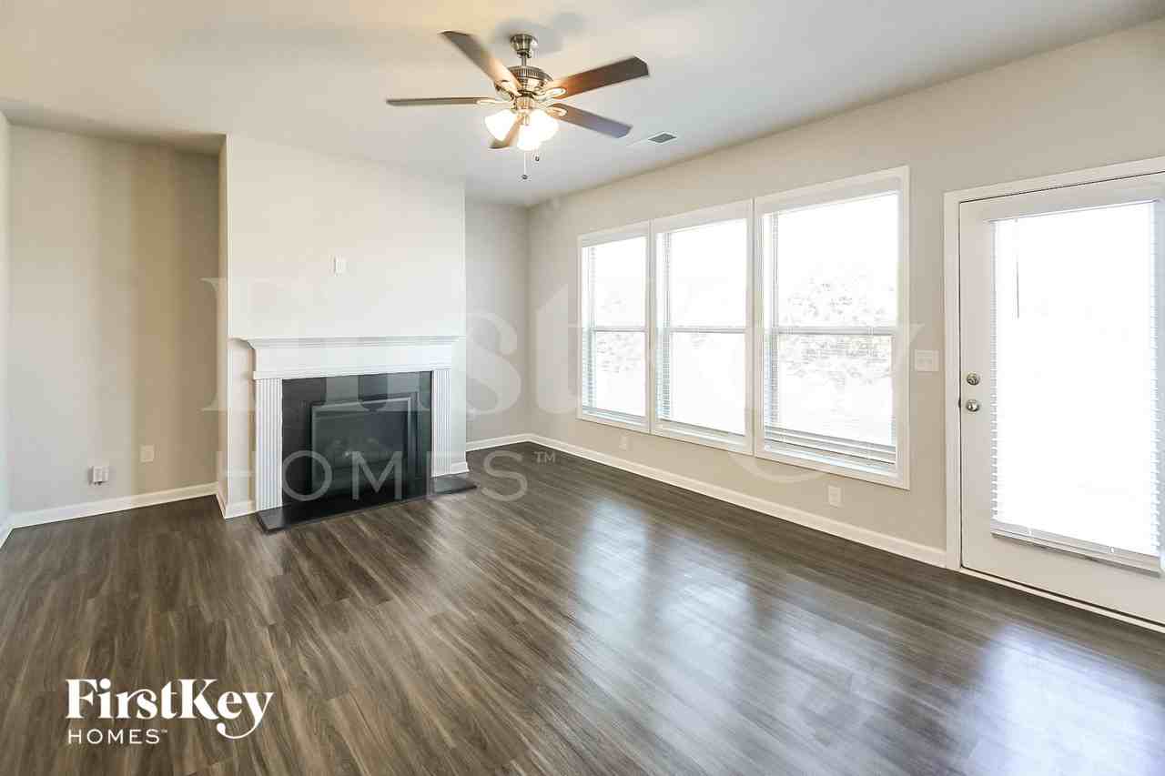 3412 Baylor Cir - Photo 3 of 15