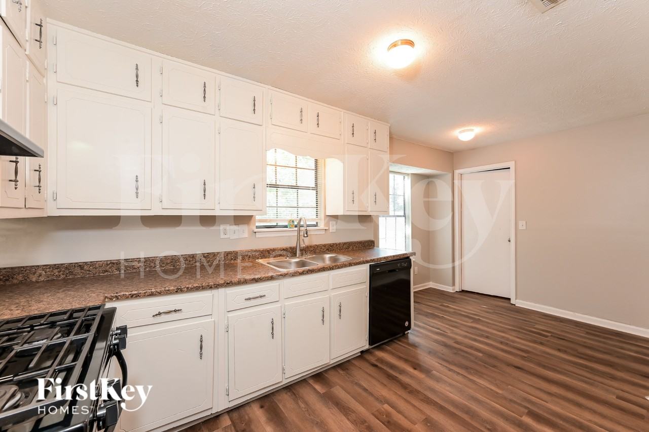 3345 Newcastle Way - Photo 5 of 16