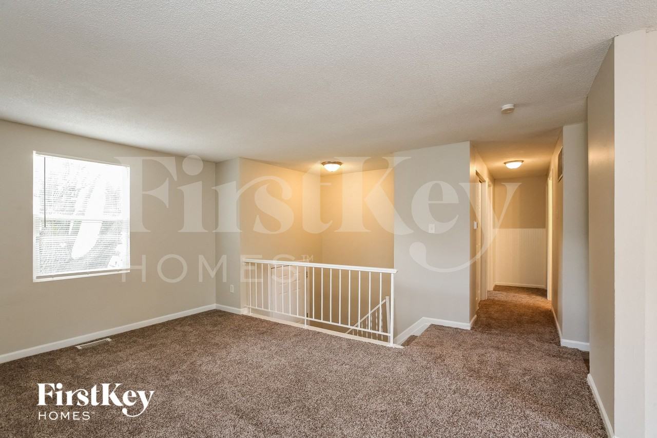 329 Coronado Rd - Photo 4 of 15