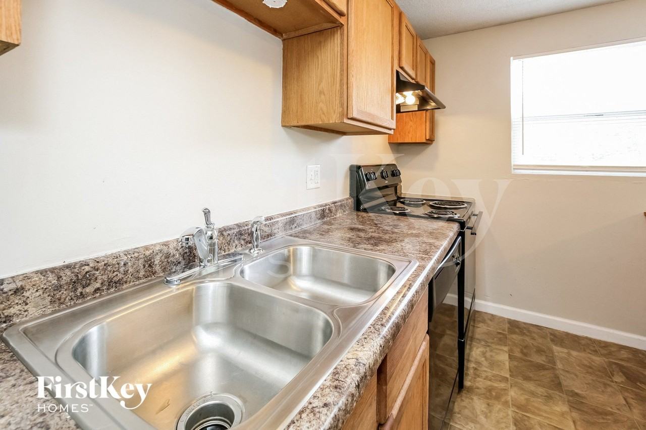 329 Coronado Rd - Photo 5 of 15