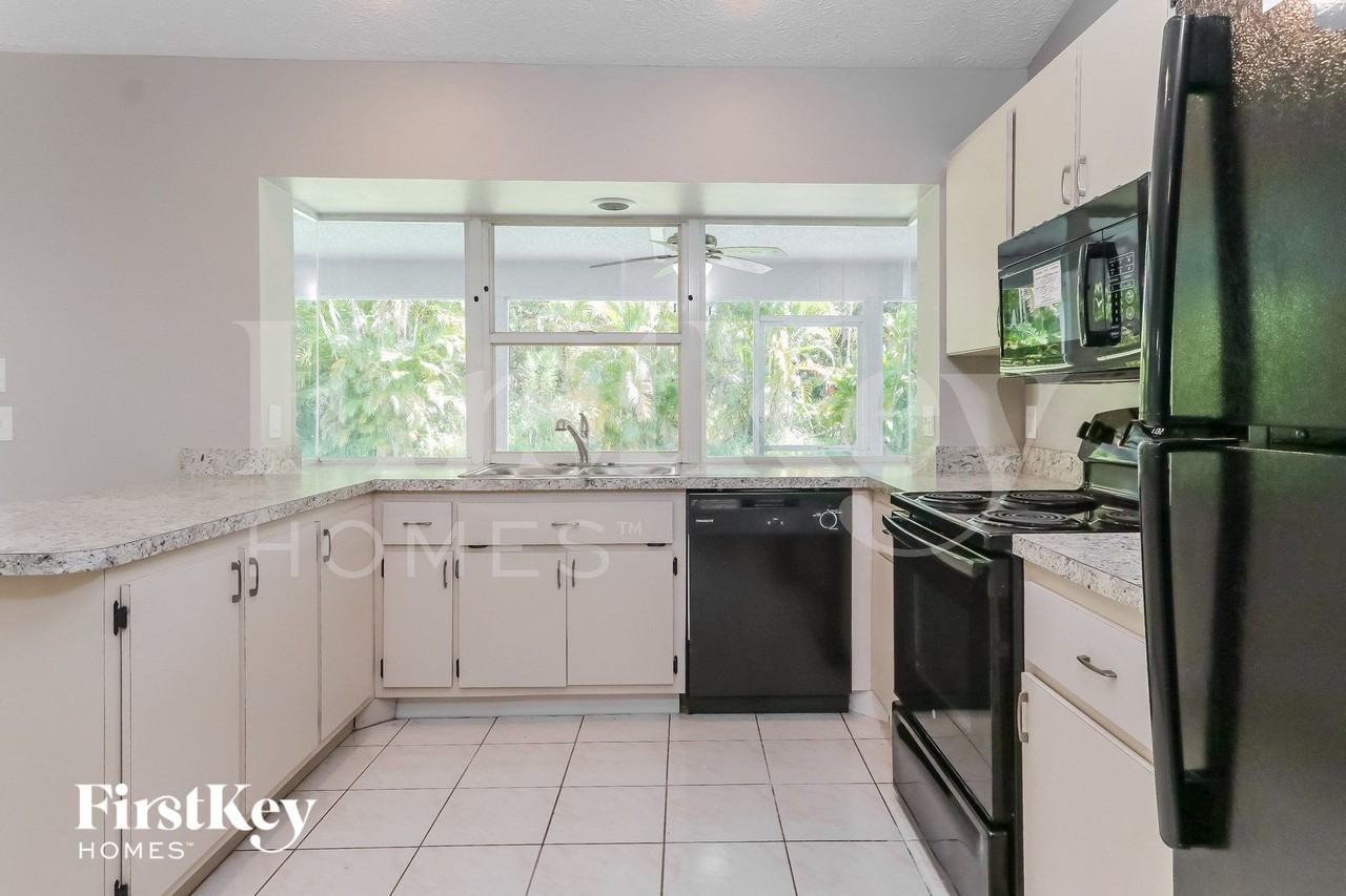 3265 Southwest Escarole Street - Photo 7 of 15