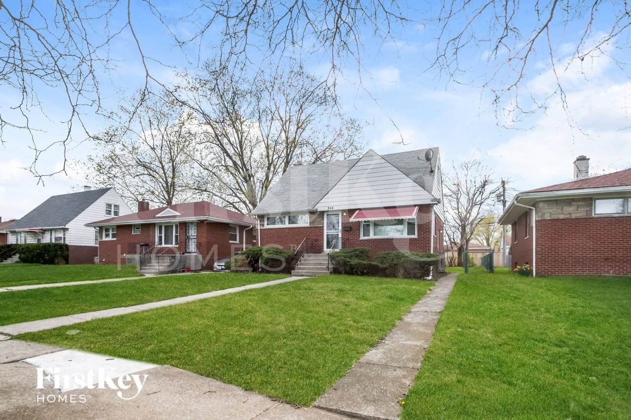 326 Clyde Ave - Photo 2 of 15